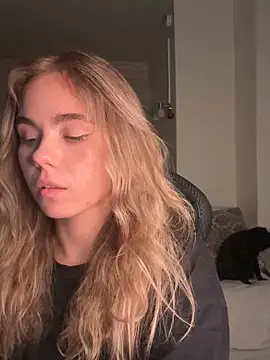 Stripchat Sex Cam for SkyBriii
