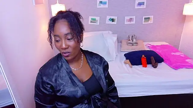 Stripchat Sex Cam for kiara_evanss