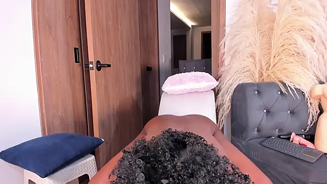 Stripchat Sex Cam for AfroditaRoy