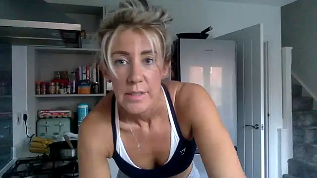 Stripchat Sex Cam for Bratty-Blonde55