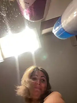 Stripchat Sex Cam for Emma_roqueen