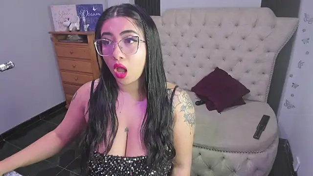 Stripchat Sex Cam for Sexy_cristall_