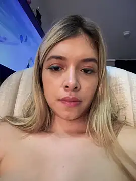 Stripchat Sex Cam for carolina__star