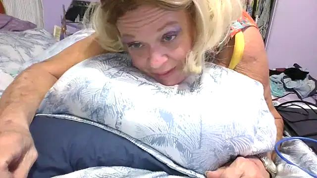 Stripchat Sex Cam for BigClitMelody
