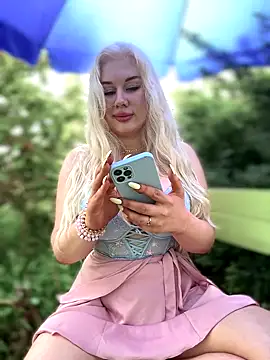 Stripchat Sex Cam for LaraHollywood