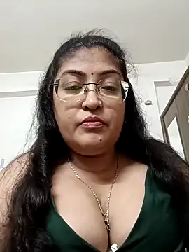 Stripchat Sex Cam for LAVERNIYA_