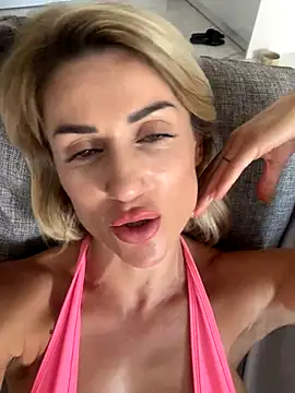 Stripchat Sex Cam for CamyBlossom