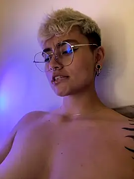 Stripchat Sex Cam for Chriss_gomez2