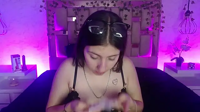 Stripchat Sex Cam for ScarlettRox