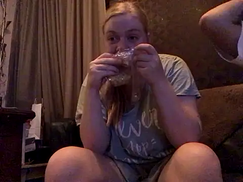 Stripchat Sex Cam for rose_bunny