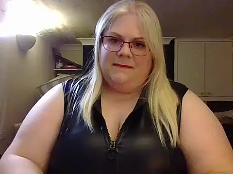 Stripchat Sex Cam for Kinkyhousewife83