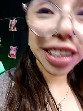 Stripchat Sex Cam for valentina_swallow
