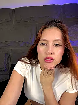 Stripchat Sex Cam for ALYSON_HARPER