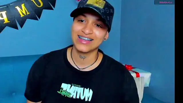 Stripchat Sex Cam for Dominick_jones