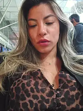 Stripchat Sex Cam for Karen_San_Miguel