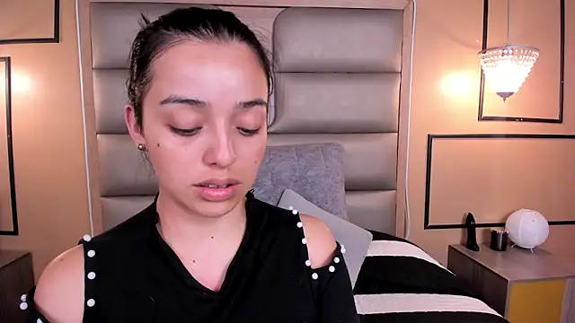 Stripchat Sex Cam for CAYLINCOLLINS