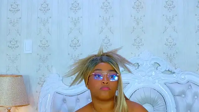Stripchat Sex Cam for TianahGlow