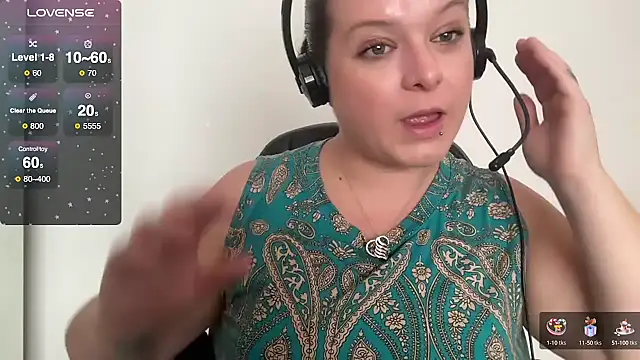Stripchat Sex Cam for NaughtyWifeUK