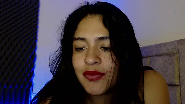 Stripchat Sex Cam for EmilyNoir1