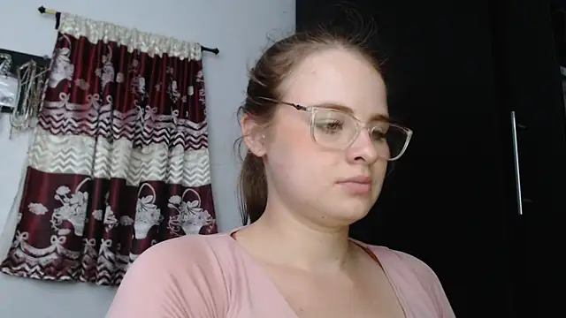 Stripchat Sex Cam for HellenMiyer1111
