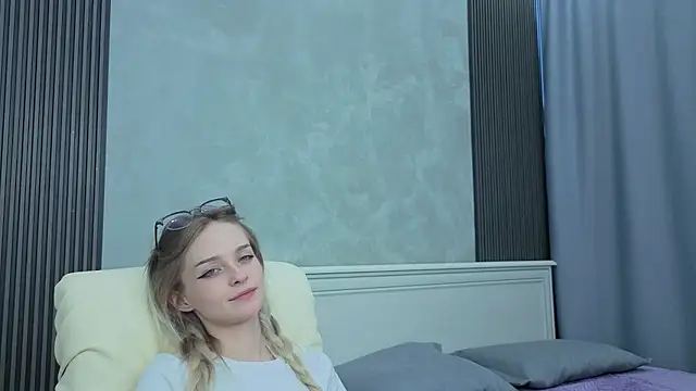 Stripchat Sex Cam for vialeta_baby