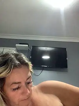 Stripchat Sex Cam for GoldenSquirter