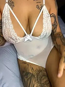 Stripchat Sex Cam for Sarinha_greluda